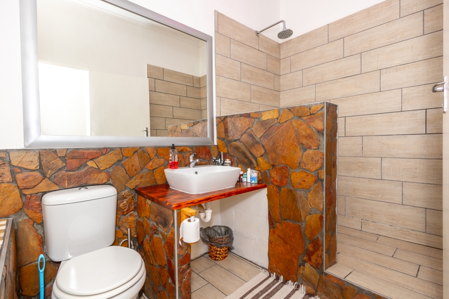 6 Bedroom Property for Sale in Fairway Heights Western Cape